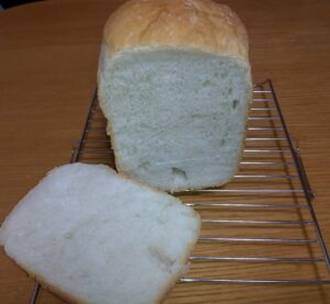 SD-MT3で焼いたパンを切った画像